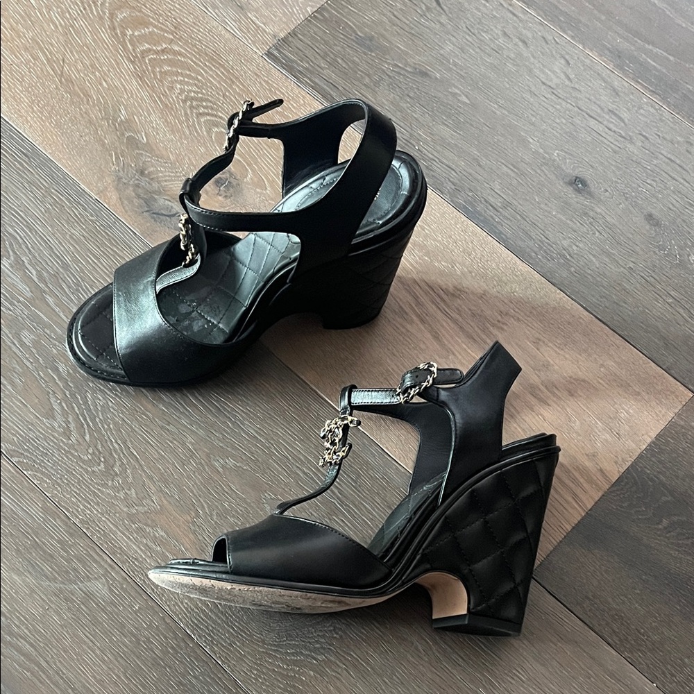 CHANEL Black Leather Platform Slingback Sandals with Gold CC Chain - Picture 2 of 7